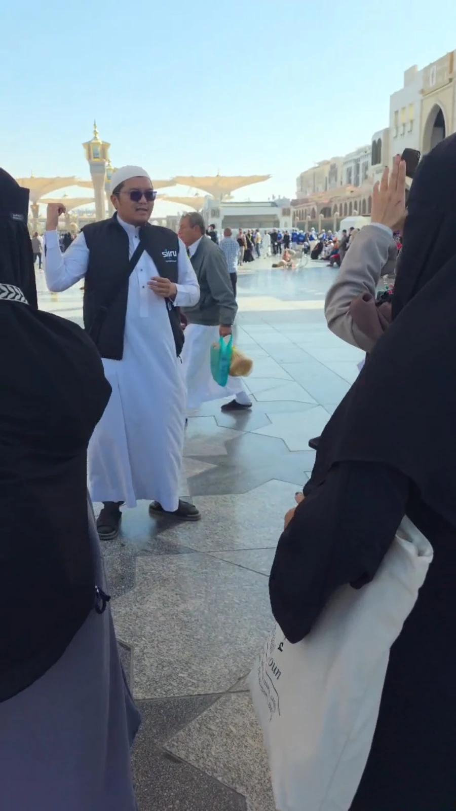 Pilgrims visiting Madinah