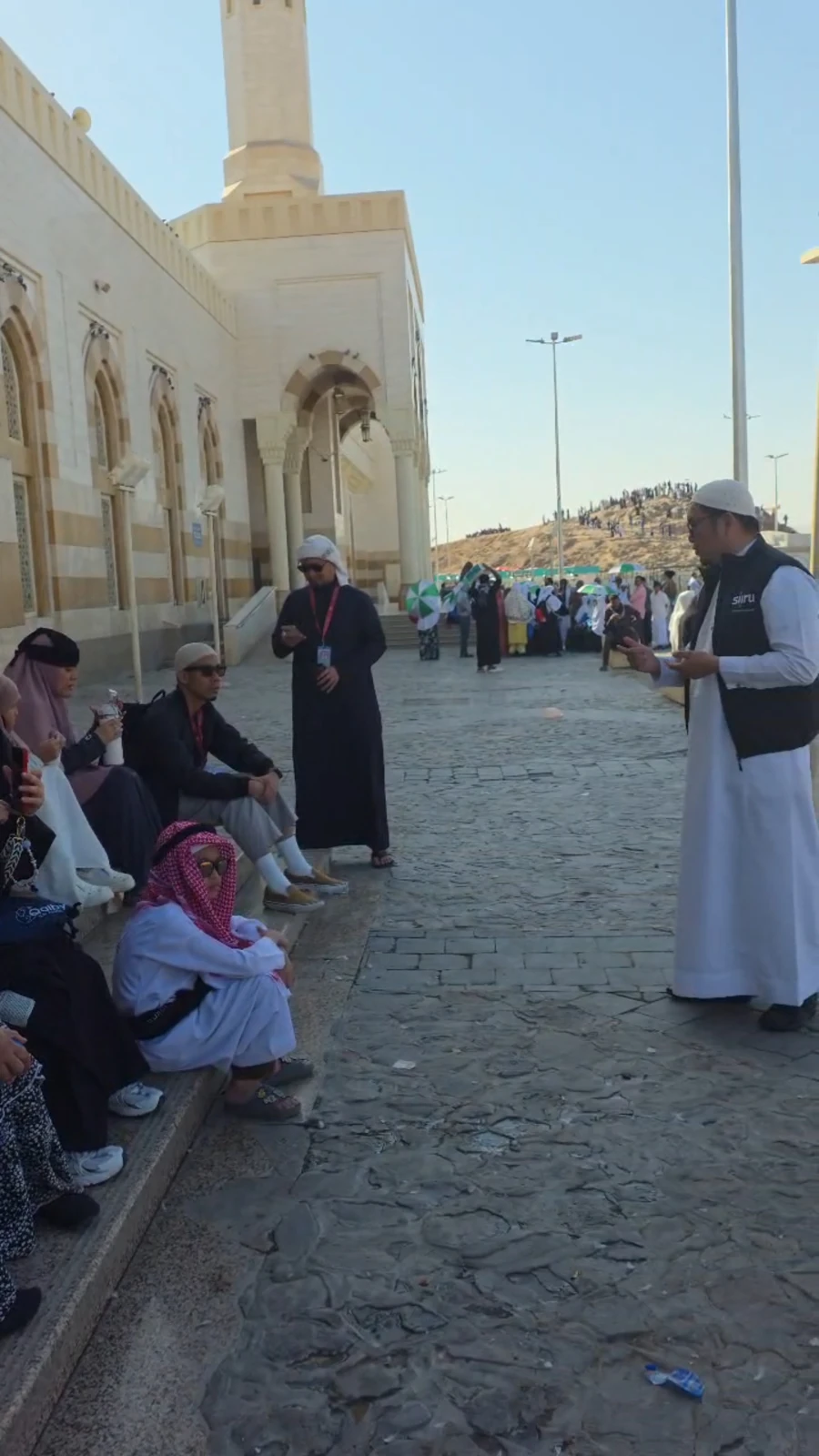 Pilgrims gathered in Madinah